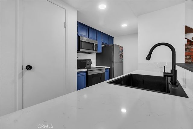 3003 Knollwood Avenue 2, La Verne, CA 91750