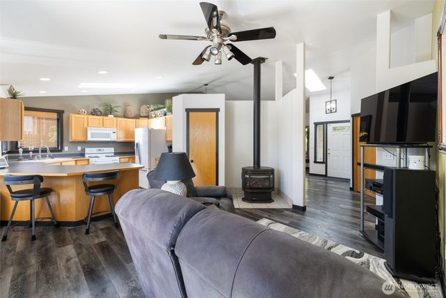 6011 205th Avenue E, Bonney Lake, WA 98391