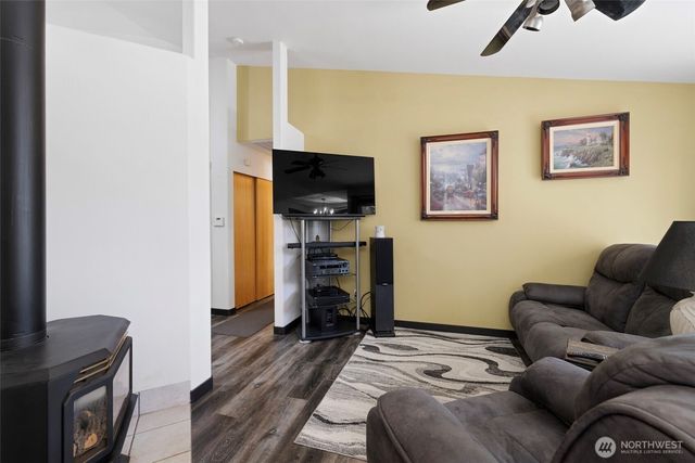6011 205th Avenue E, Bonney Lake, WA 98391