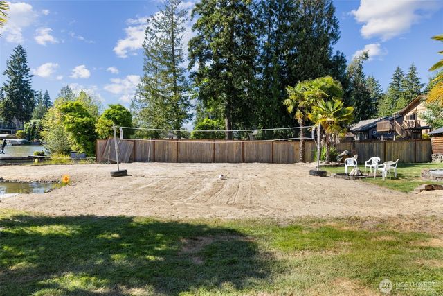 6011 205th Avenue E, Bonney Lake, WA 98391