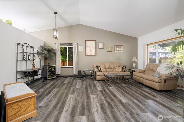 6011 205th Avenue E, Bonney Lake, WA 98391