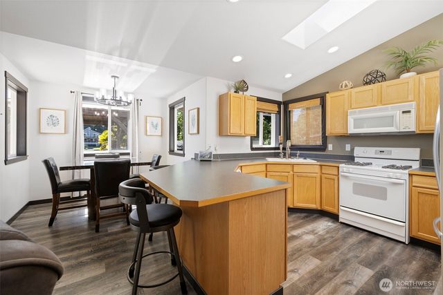 6011 205th Avenue E, Bonney Lake, WA 98391
