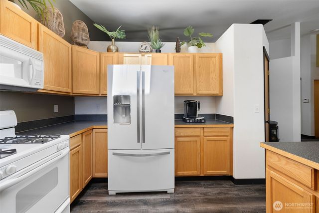 6011 205th Avenue E, Bonney Lake, WA 98391