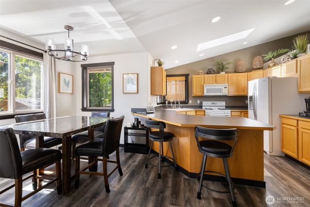 6011 205th Avenue E, Bonney Lake, WA 98391