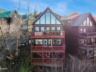 1274 Bear Cub Way Way, Gatlinburg, TN 37738
