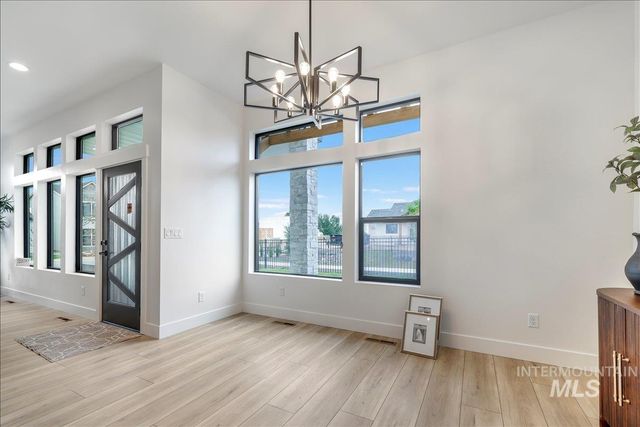 525 Canyon Mist Dr, Twin Falls, ID 83301