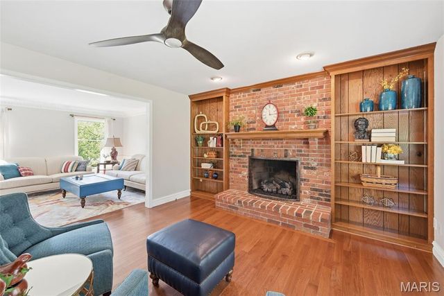 180 Spring Oaks Drive, Ballwin, MO 63011