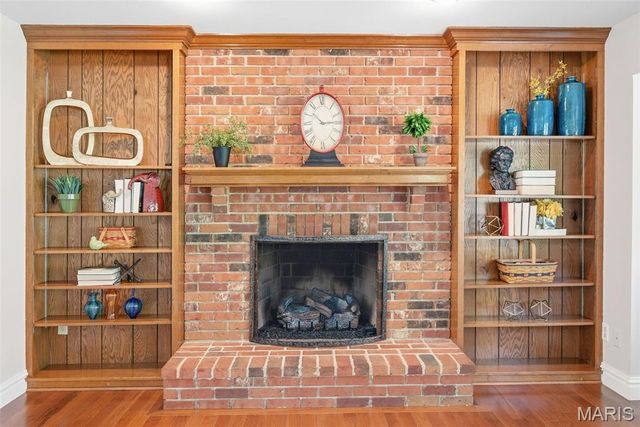 180 Spring Oaks Drive, Ballwin, MO 63011