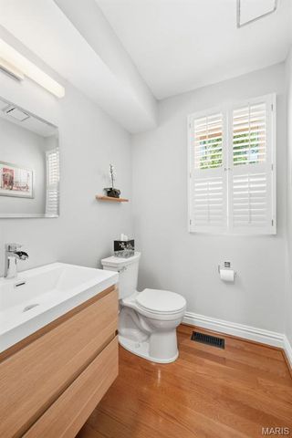 180 Spring Oaks Drive, Ballwin, MO 63011