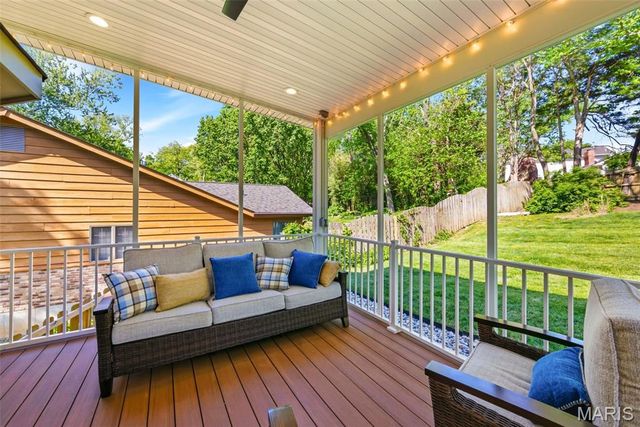 180 Spring Oaks Drive, Ballwin, MO 63011