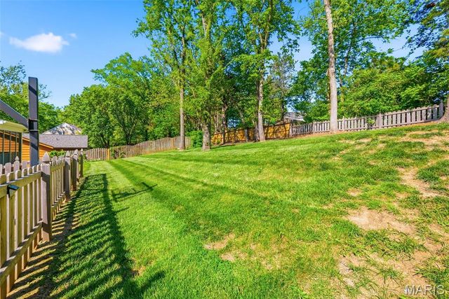 180 Spring Oaks Drive, Ballwin, MO 63011