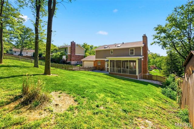 180 Spring Oaks Drive, Ballwin, MO 63011