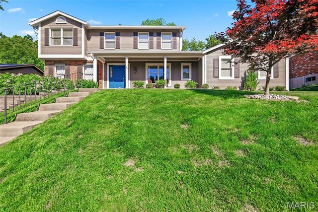 180 Spring Oaks Drive, Ballwin, MO 63011