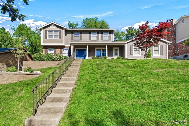 180 Spring Oaks Drive, Ballwin, MO 63011