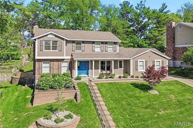 180 Spring Oaks Drive, Ballwin, MO 63011