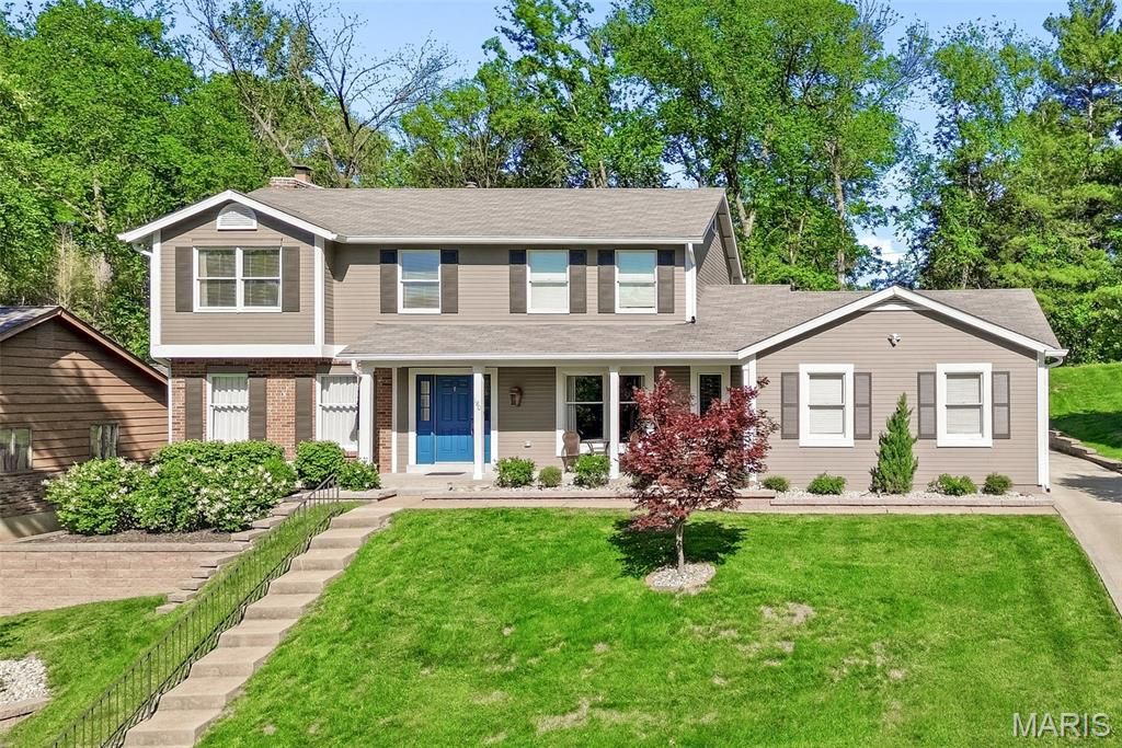 180 Spring Oaks Drive, Ballwin, MO 63011