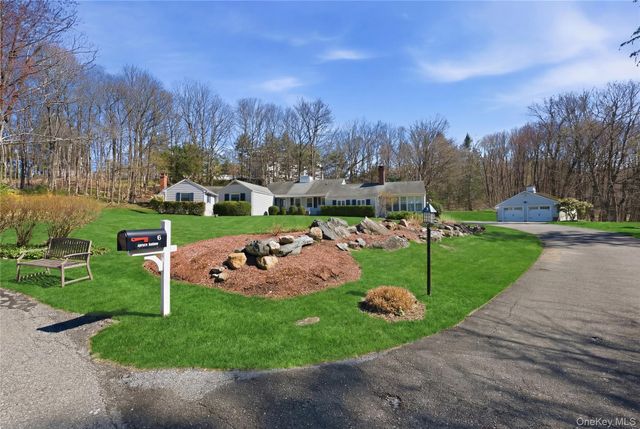 6 Spruce Hollow, Armonk, NY 10504