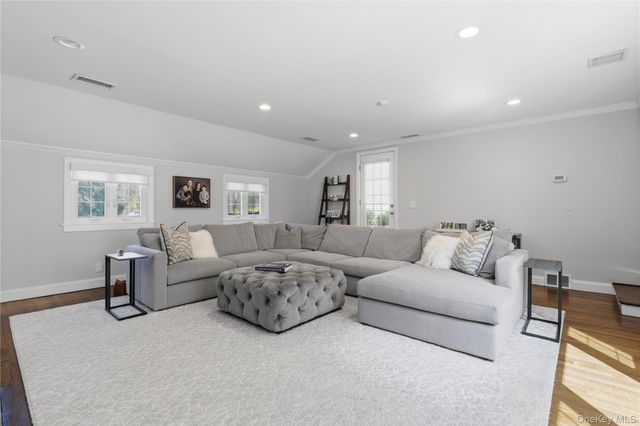 6 Spruce Hollow, Armonk, NY 10504