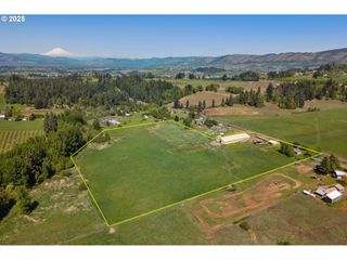 3900 WY EAST Rd, Hood River, OR 97031