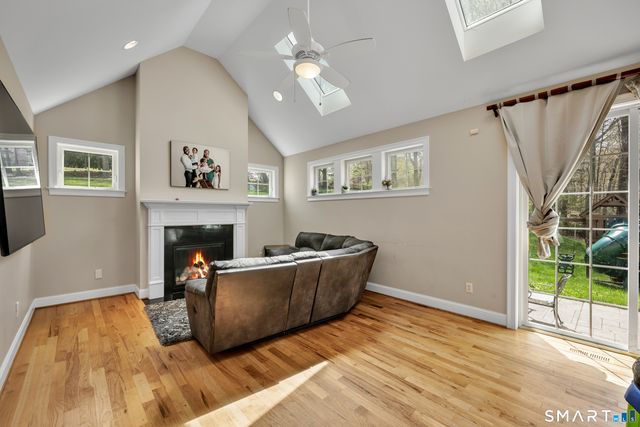 1600 New London Turnpike, Glastonbury, CT 06033