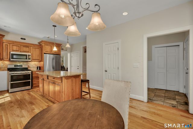 1600 New London Turnpike, Glastonbury, CT 06033