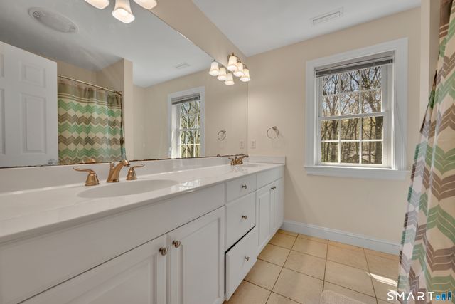 1600 New London Turnpike, Glastonbury, CT 06033
