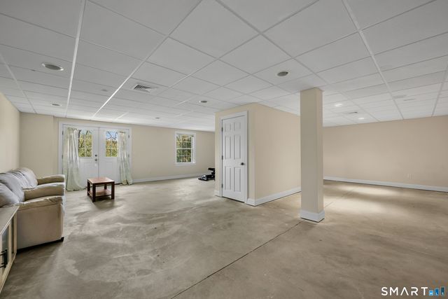 1600 New London Turnpike, Glastonbury, CT 06033