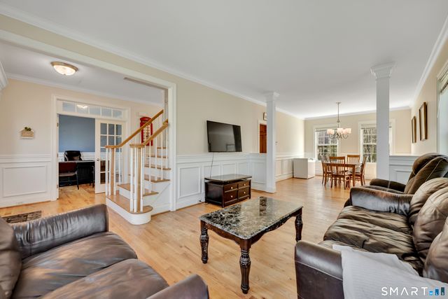 1600 New London Turnpike, Glastonbury, CT 06033