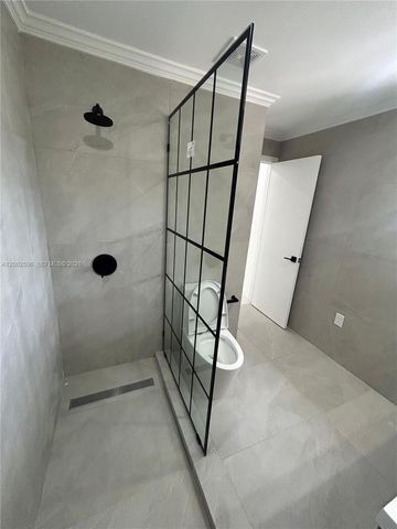 1242 NE 145th St, Miami, FL 33161