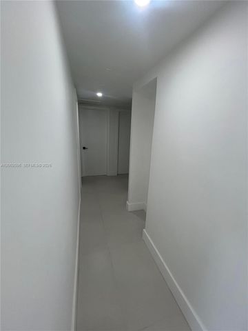 1242 NE 145th St, Miami, FL 33161