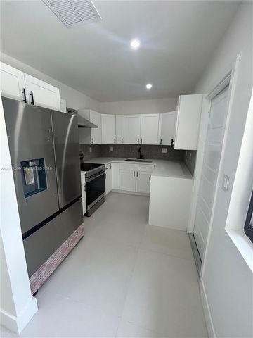 1242 NE 145th St, Miami, FL 33161