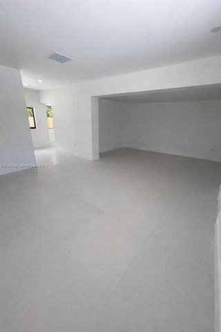 1242 NE 145th St, Miami, FL 33161