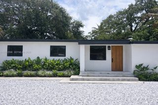 1242 NE 145th St, Miami, FL 33161