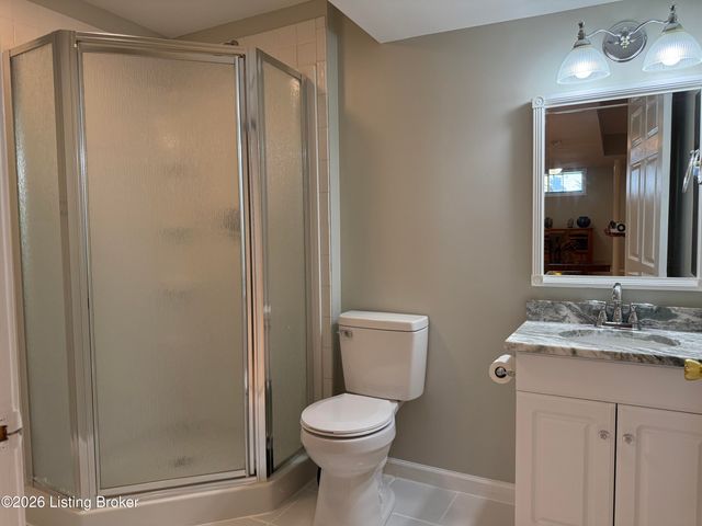 3705 Woodmont Park Ln, Louisville, KY 40245