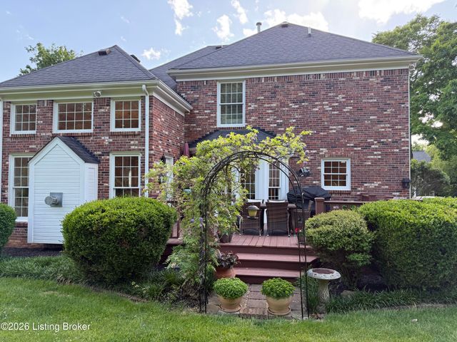 3705 Woodmont Park Ln, Louisville, KY 40245