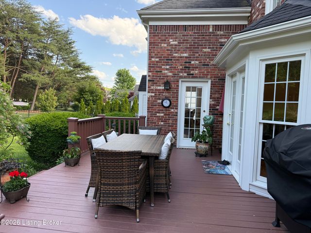 3705 Woodmont Park Ln, Louisville, KY 40245