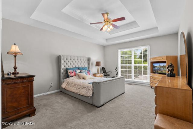 3705 Woodmont Park Ln, Louisville, KY 40245