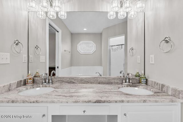 3705 Woodmont Park Ln, Louisville, KY 40245