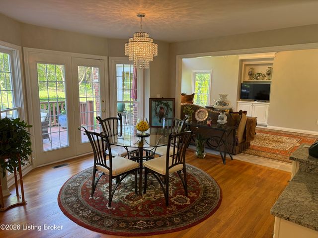 3705 Woodmont Park Ln, Louisville, KY 40245