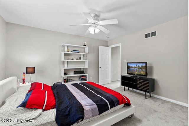 3705 Woodmont Park Ln, Louisville, KY 40245