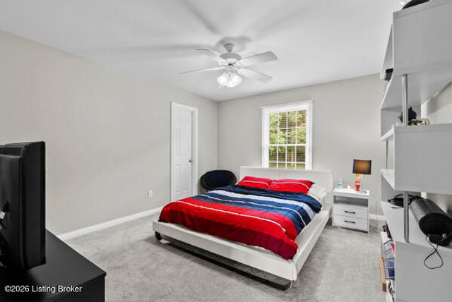 3705 Woodmont Park Ln, Louisville, KY 40245
