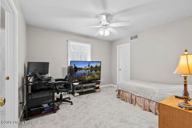 3705 Woodmont Park Ln, Louisville, KY 40245