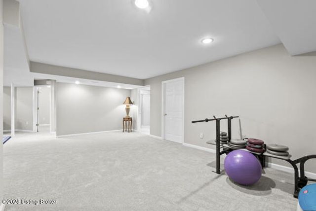3705 Woodmont Park Ln, Louisville, KY 40245