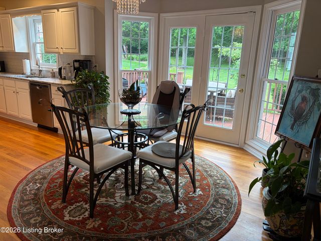 3705 Woodmont Park Ln, Louisville, KY 40245