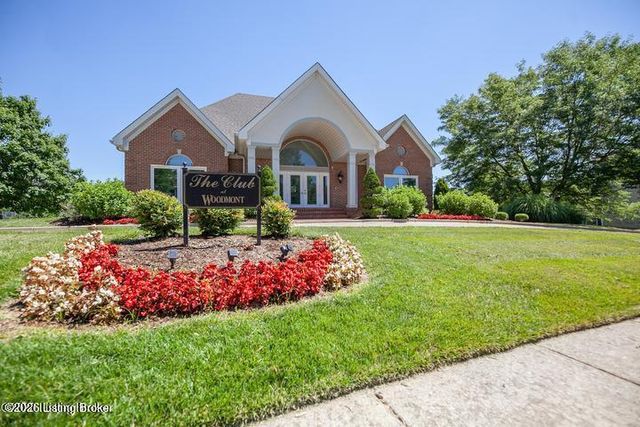 3705 Woodmont Park Ln, Louisville, KY 40245