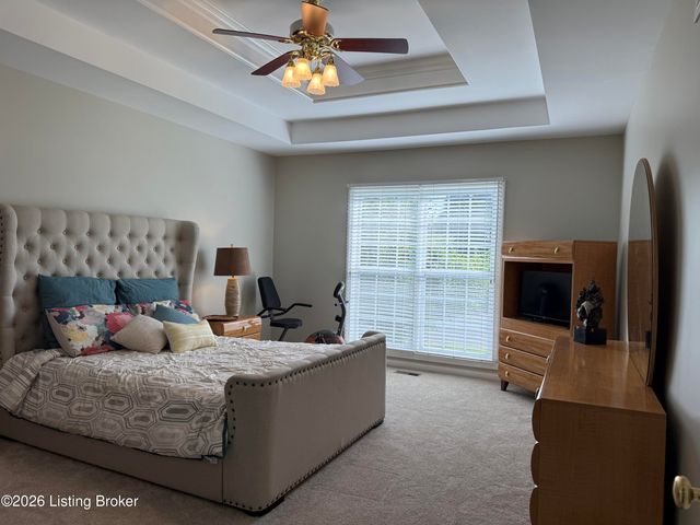 3705 Woodmont Park Ln, Louisville, KY 40245