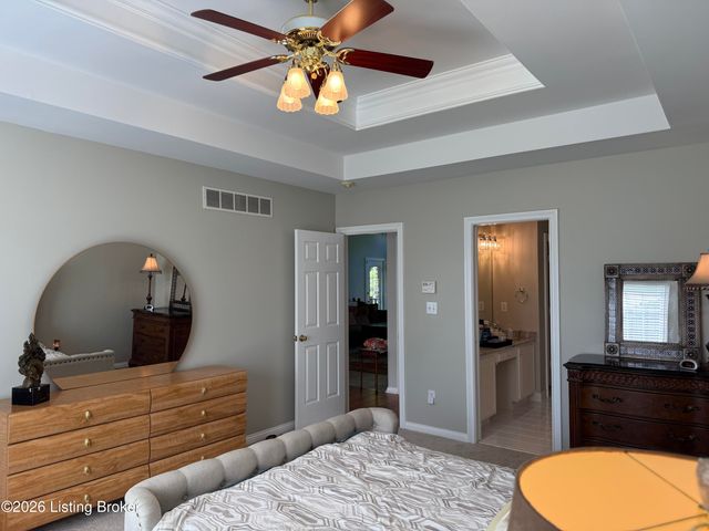 3705 Woodmont Park Ln, Louisville, KY 40245