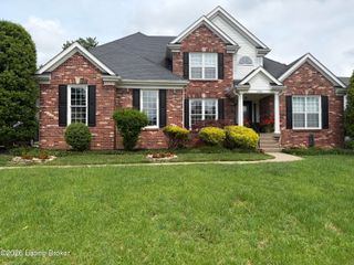 3705 Woodmont Park Ln, Louisville, KY 40245