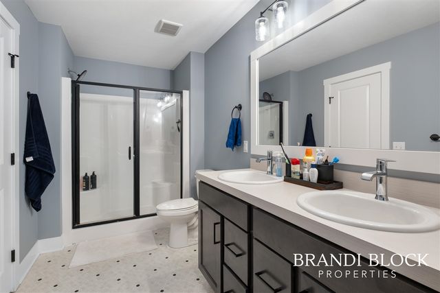 5904 Crossmoor Street, Caledonia, MI 49316