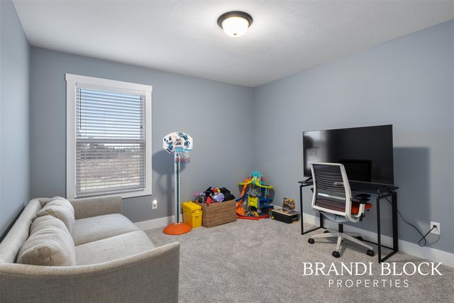 5904 Crossmoor Street, Caledonia, MI 49316